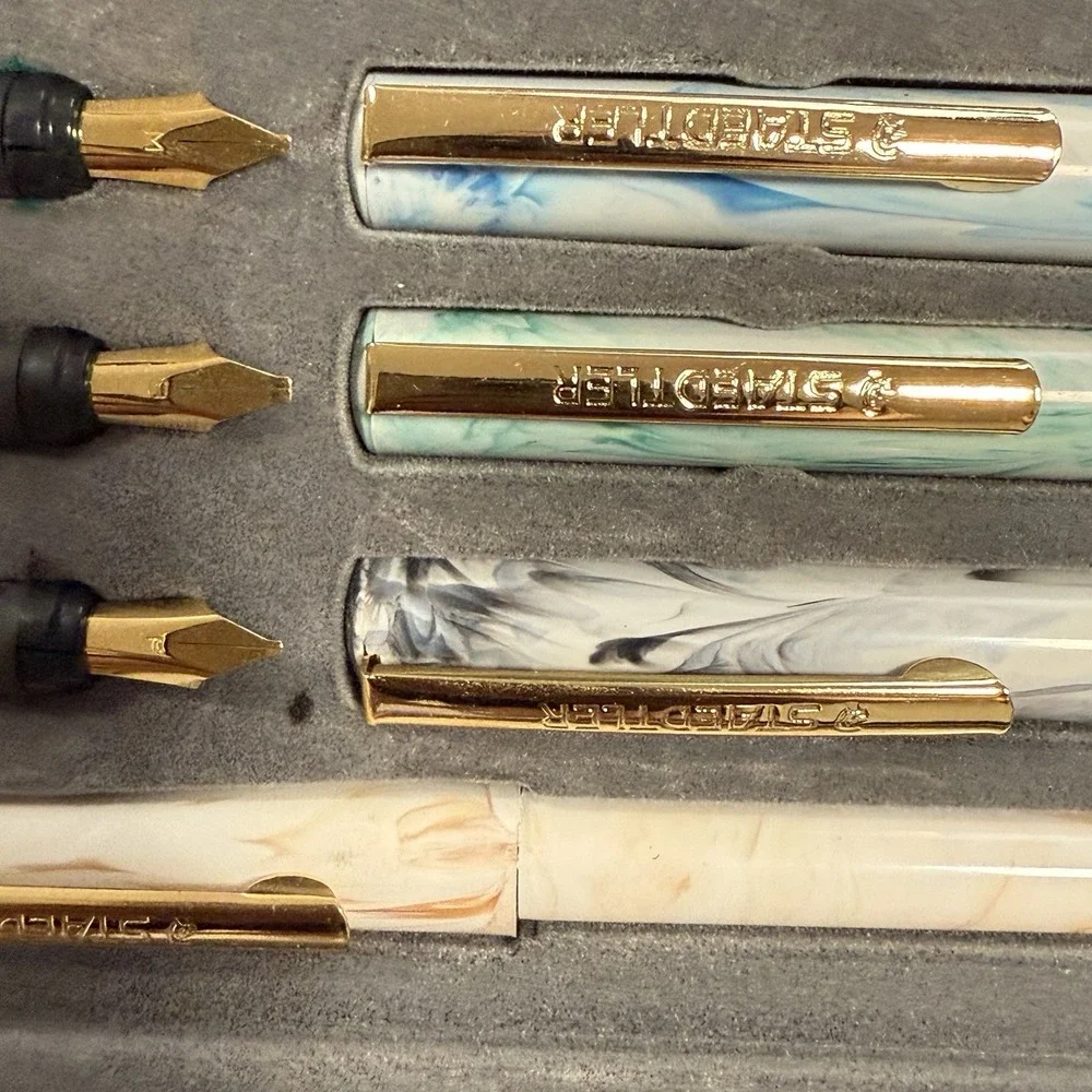 STAEDTLER CALLIGRAPHY SET- INCLUDING METAL STORAGE TIN